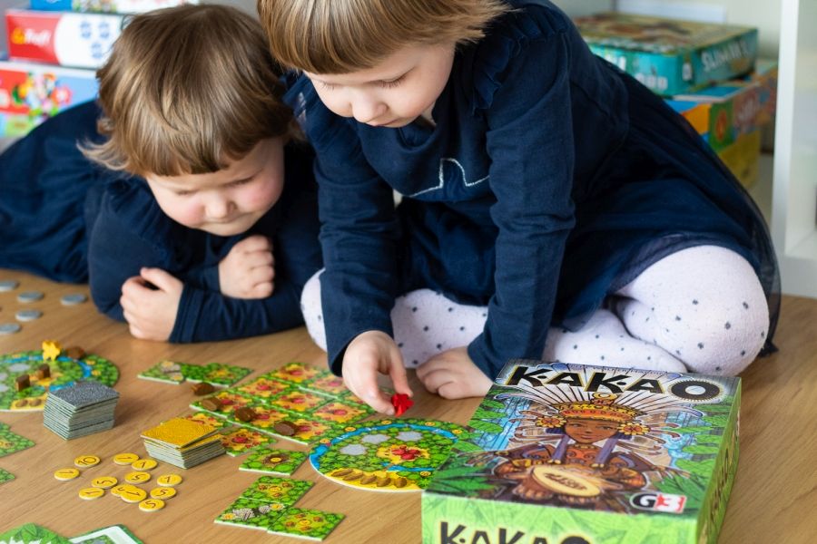 3 gry planszowe dla dzieci wspomagające rozwój, spostrzegawczość i koncentrację.